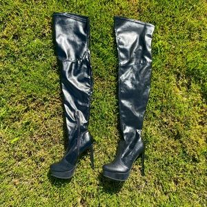 Black Over the thigh platform heels